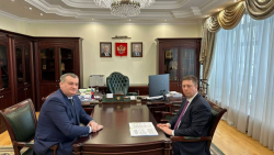 ЭДУАРД БУТБА ВСТРЕТИЛСЯ С ПРЕДСЕДАТЕЛЕМ ФОНДА ОМС РФ