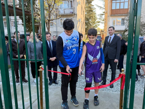 В СУХУМЕ ОТКРЫЛИ ЕЩЕ ОДНУ СПОРТИВНУЮ ПЛОЩАДКУ