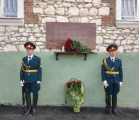 ОТКРЫТА МЕМОРИАЛЬНАЯ ДОСКА В ПАМЯТЬ О КУРСАНТАХ ВОЕННО-ПЕХОТНОГО УЧИЛИЩА