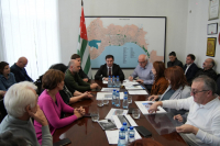 РЕКОНСТРУКЦИЯ СУХУМСКОЙ НАБЕРЕЖНОЙ ПОДРОБНО ОБСУЖДАЕТСЯ И КОЛЛЕКТИВНО УТВЕРЖДАЕТСЯ