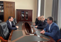 ГЕНПРОКУРОРУ ВРУЧИЛИ ОФИЦИАЛЬНОЕ УДОСТОВЕРЕНИЕ ПОДТВЕРЖДАЮЩЕЕ ЕГО ПОЛНОМОЧИЯ