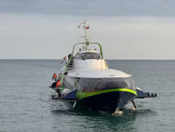 МОРЕ СНОВА СОЕДИНЯЕТ СОЧИ И СУХУМ