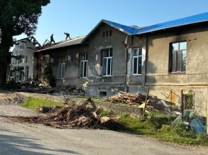 В ГУДАУТСКОЙ РАЙОННОЙ ПОЛИКЛИНИКЕ ПРОДОЛЖАЮТСЯ РЕМОНТНЫЕ РАБОТЫ